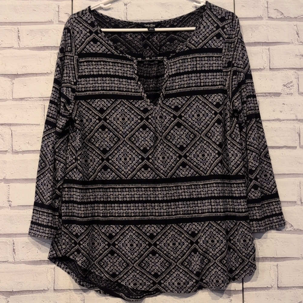 Lucky Brand Women's Size L Knit Top Blue White Keyhole Neck Geometric